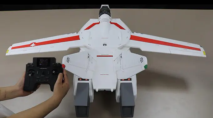 Robotech VF-1J Veritech Fighter 1/13.5 Remote Control Model Aircraft | Areswei photo 4