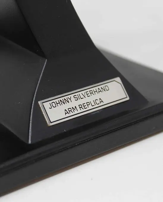 Cyberpunk: Edgerunners Johnny Silverhand Arm Replica | Neamedia Icons photo 10