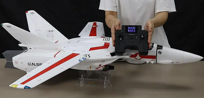 Robotech VF-1J Veritech Fighter 1/13.5 Remote Control Model Aircraft | Areswei